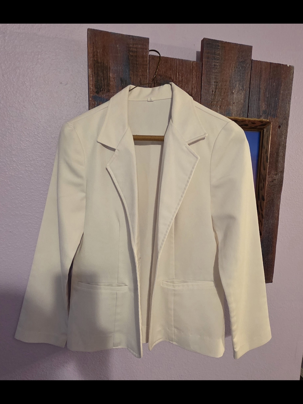 Vintage Women's White Open-Front Suit Blazer. Fits Small.